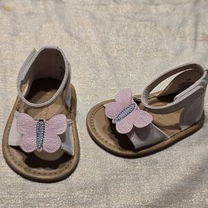 Kids White Sandals with Pink Butterfly Accent Size 0-3 Months